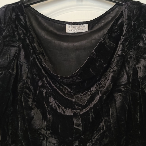 Black velour/velvet flounce sleeve top - Picture 5 of 10